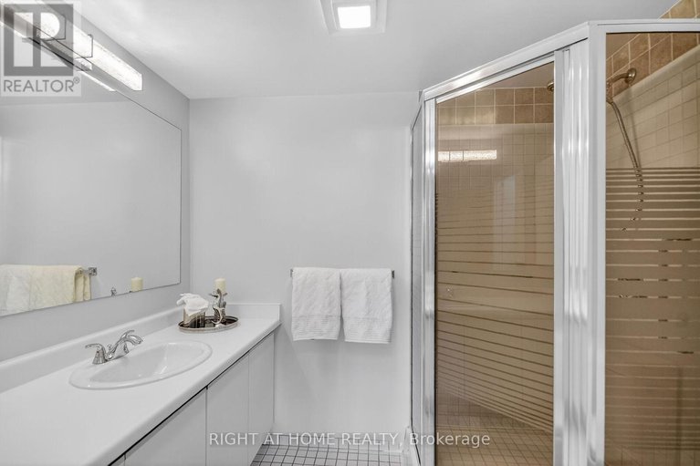 29437611/808-2759-carousel-crescent/emerald-woodssawmill-creek/ottawa/ontario/K1T2N5_16