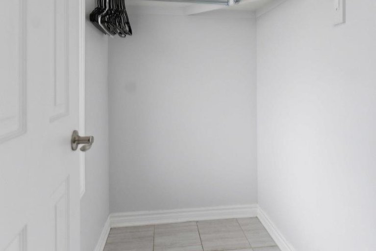 29608682/404-edgevalley-court/stittsville-north/ottawa/ontario/K2S2R3_16