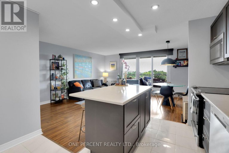 28516764/1408-1785-riverside-drive/riverview-park/ottawa/ontario/K1G3T7_17