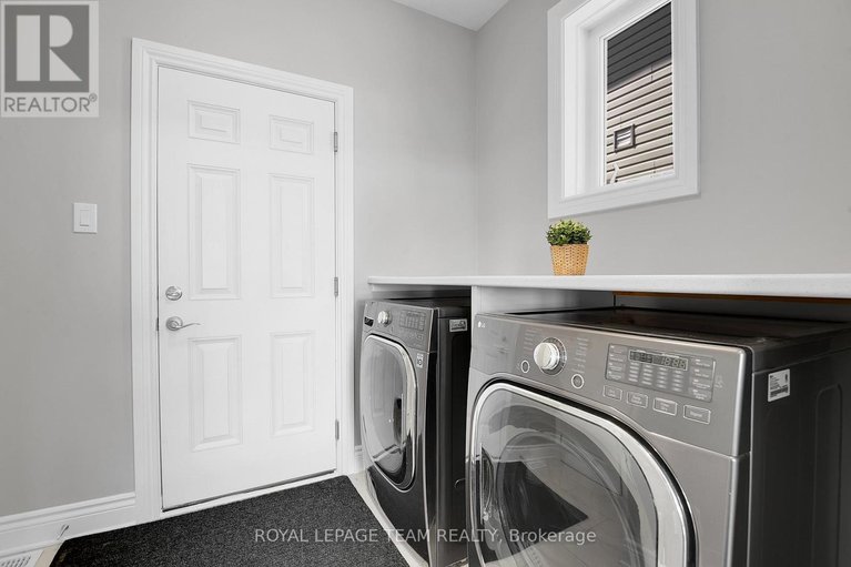 29662381/26-salamander-way/blossom-parkkemp-parkfindlay-creek/ottawa/ontario/K1X0E9_23