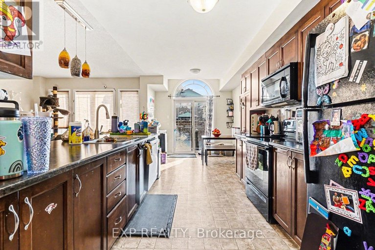 29298211/735-regiment-avenue/emerald-meadowstrailwest/ottawa/ontario/K2M0E6_9