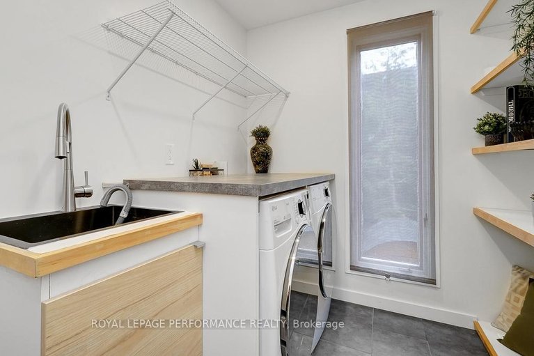 29674269/510-foxview-place/cfb-rockcliffe-and-area/ottawa/ontario/K1K4C4_32