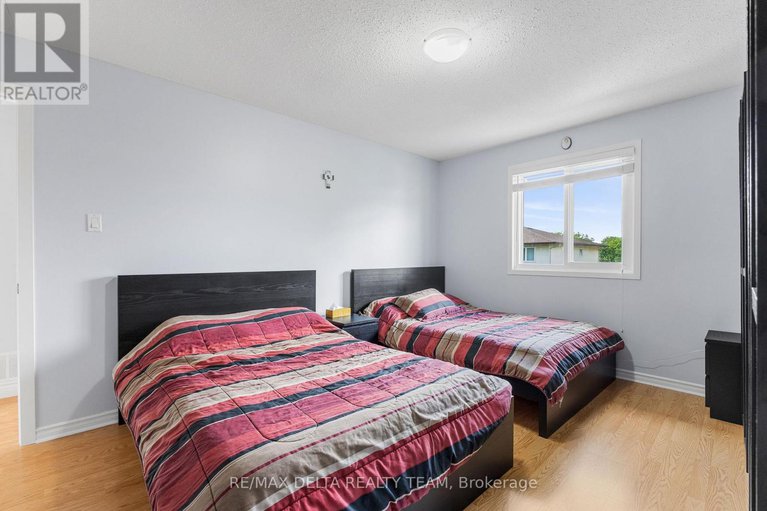 28492516/1503-goth-avenue/sawmill-creektimbermill/ottawa/ontario/K1T1E3_23