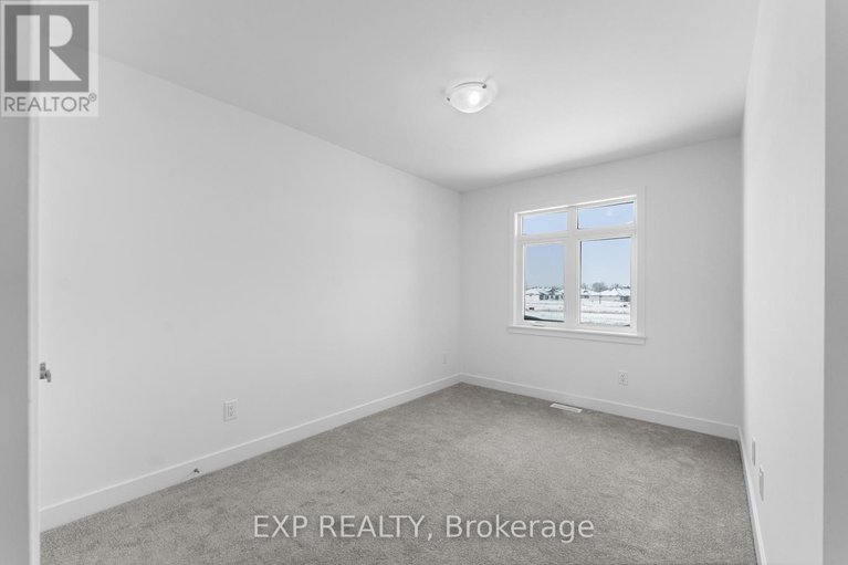 29337929/27-moosonee-crescent/riverside-southgloucester-glen/ottawa/ontario/K4M0L9_25