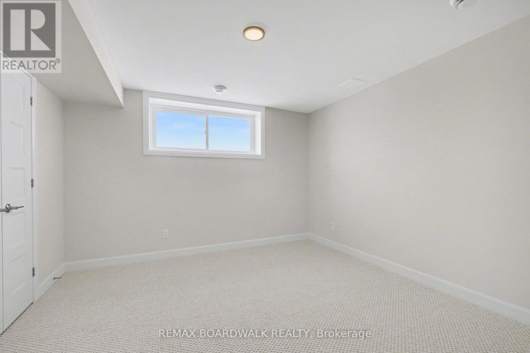 26935822/1213-montblanc-crescent/faubourg-ste-marie-hamlet/embrun/ontario/K0A1W1_13