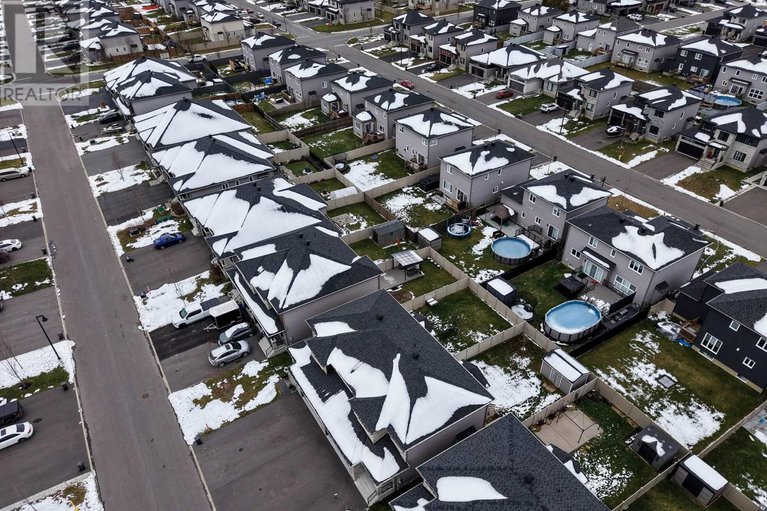 29115783/727-azure-street-n/village-of-russell/russell/ontario/K4R0E6_4