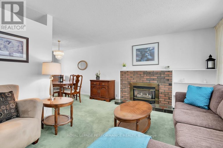 29450823/9-kilmory-crescent/borden-farmstewart-farmcarleton-heightsparkwood-hills/ottawa/ontario/K2E6M9_8