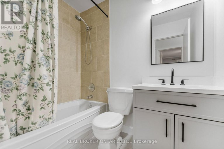 28816941/33-83-glen-park-drive/blackburn-hamlet-south/ottawa/ontario/K1B3Z1_26