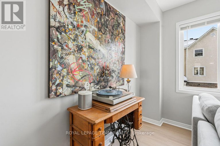 29379496/402-sadar-private/cedargrovefraserdale/ottawa/ontario/K2J3T3_18