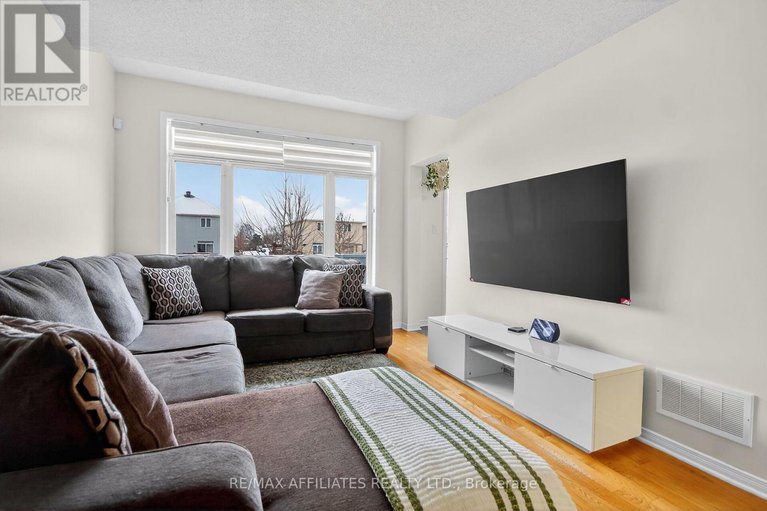 29163321/137-lilibet-crescent/ellwood/ottawa/ontario/K1V2A1_18