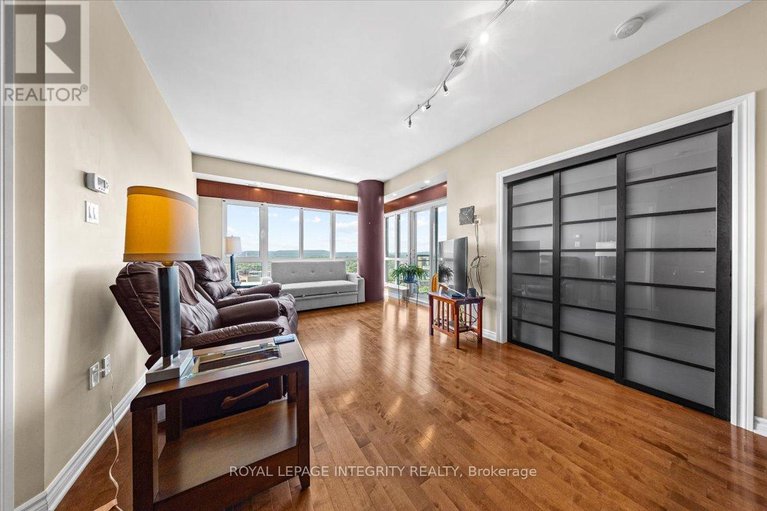28654363/1907-70-landry-street/vanier/ottawa/ontario/K1L0A8_11