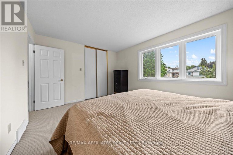 28543390/1293-parc-du-village-road/convent-glen-south/ottawa/ontario/K1C7B2_25