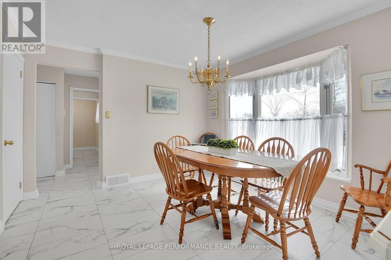 29487498/15-woodfern-court/sheahan-estatestrend-village/ottawa/ontario/K2H8Y9_13