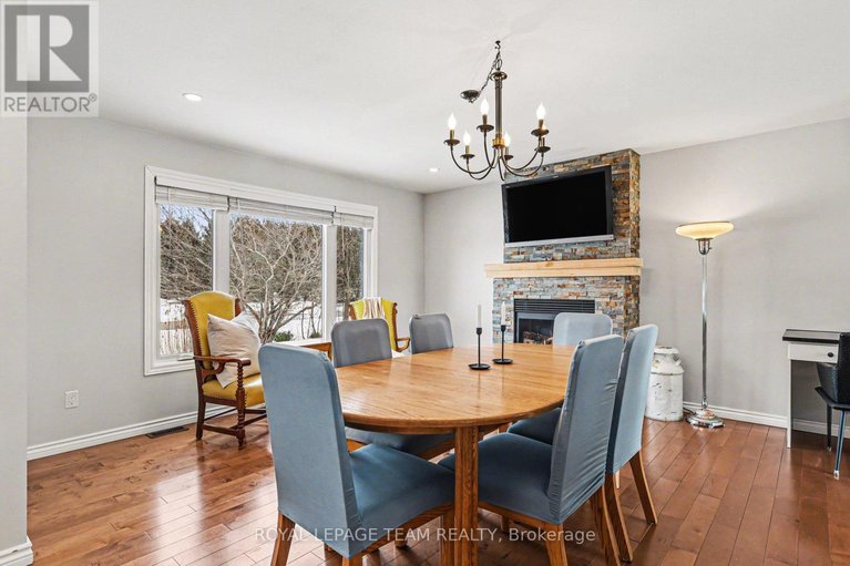 29445577/30-colonel-drive/north-grenville-twp-kemptville-south/north-grenville/ontario/K0G1J0_22