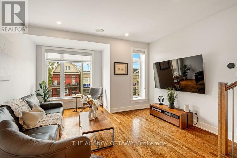 28535462/353c-booth-street/west-centre-town/ottawa/ontario/K1R7K1_12