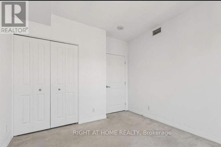 29034137/2604-242-rideau-street/sandy-hill/ottawa/ontario/K1N0B7_9