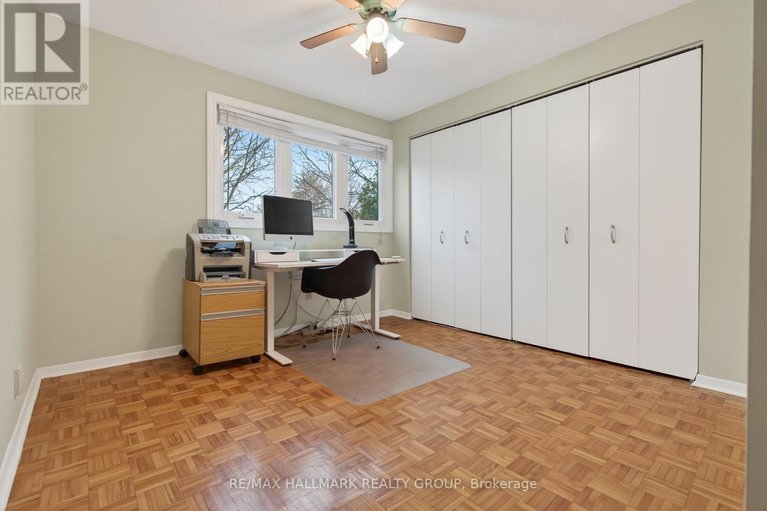 29612402/24-hobart-crescent/sheahan-estatestrend-village/ottawa/ontario/K2H5S4_29