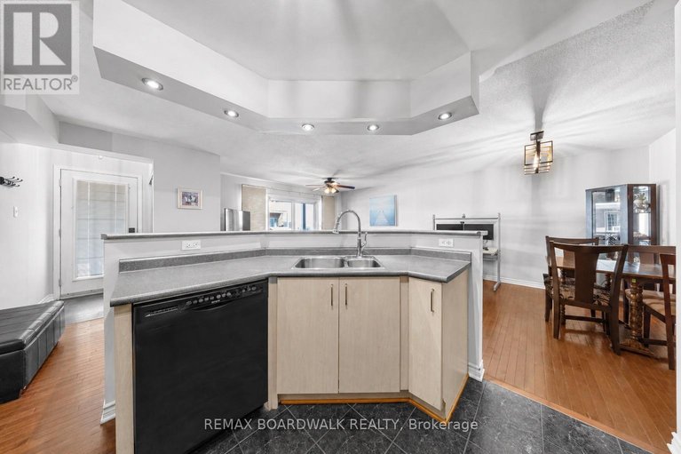 29677906/117-3265-st-joseph-boulevard/bilberry-creekqueenswood-heights/ottawa/ontario/K1E3Y2_7