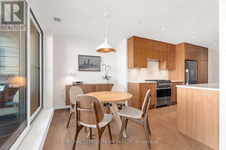 28408912/504-135-barrette-street/vanier/ottawa/ontario/K1L7Z9_16
