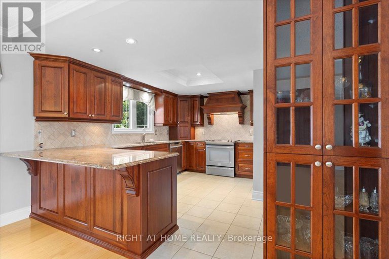 28626248/2344-raymond-street/town-of-rockland/clarence-rockland/ontario/K4K1K4_10