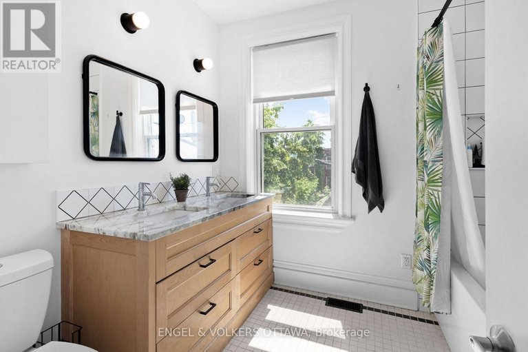 29564607/244-flora-street/ottawa-centre/ottawa/ontario/K1R5R9_35