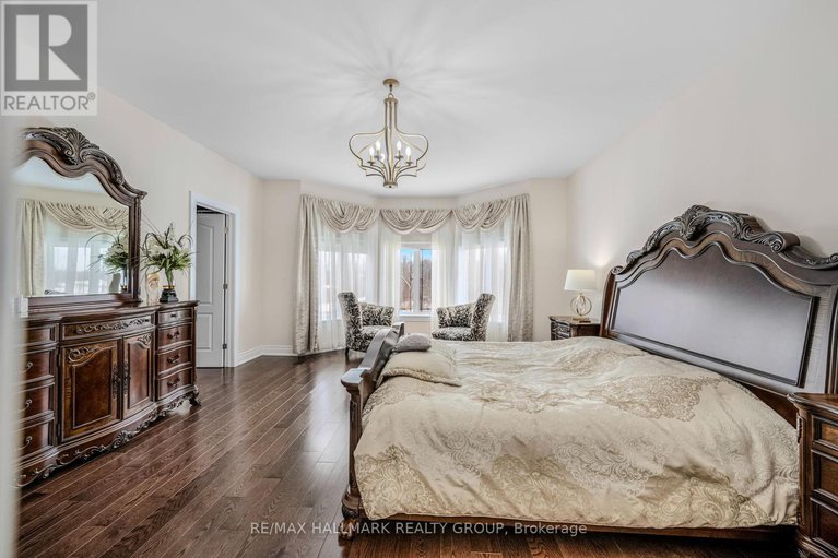 28273596/699-ballycastle-crescent/riverside-south/ottawa/ontario/K1X0A4_28