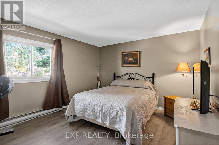 28996962/96-constance-lake-road/kanata-north-east/ottawa/ontario/K2K1X7_17