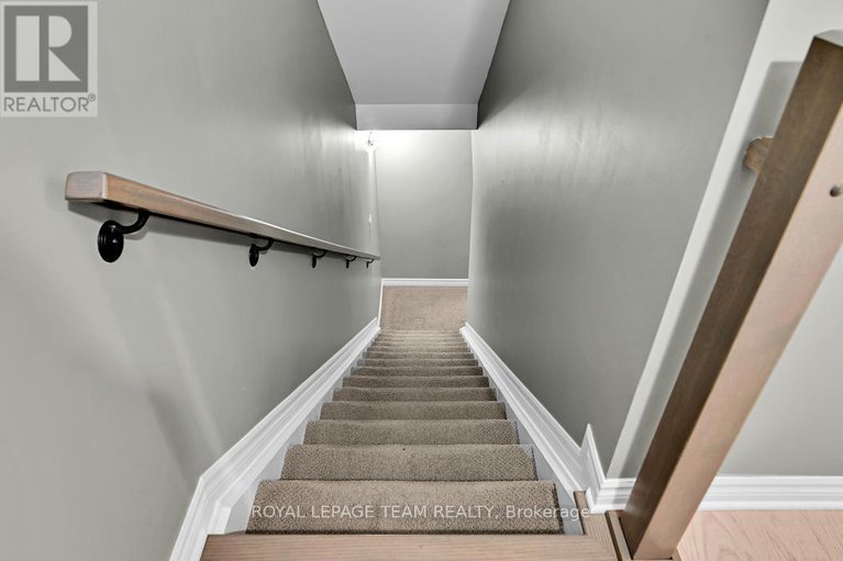 28681481/604-brian-good-avenue/riverside-southgloucester-glen/ottawa/ontario/K4M0G7_21