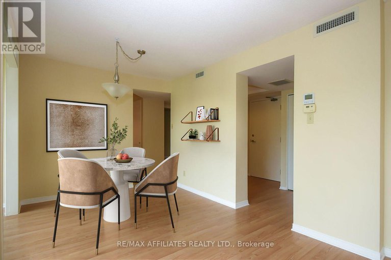 28978452/407-330-centrum-boulevard/bilberry-creekqueenswood-heights/ottawa/ontario/K1E3W2_8