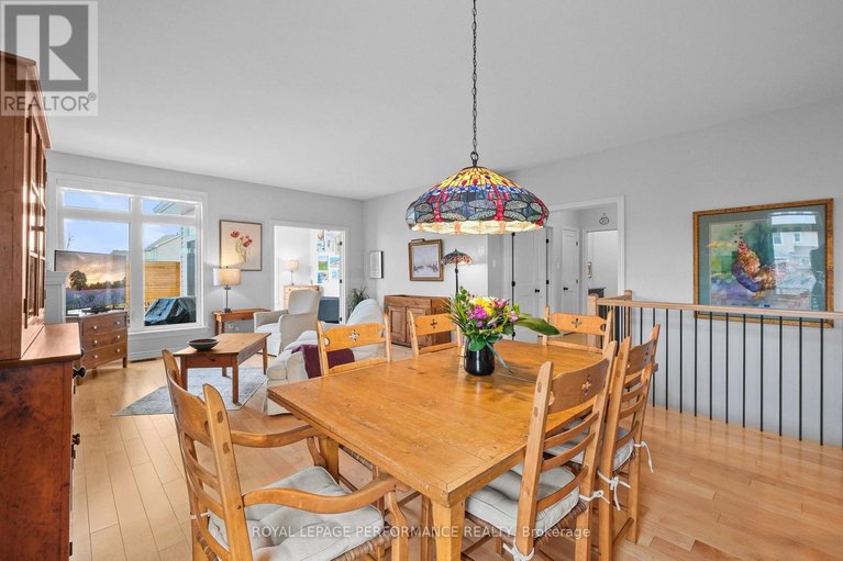 29645046/527-silverbell-crescent/blossom-parkkemp-parkfindlay-creek/ottawa/ontario/K1T0N9_18