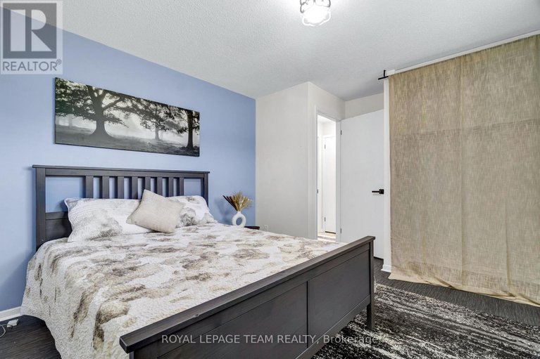 28449355/l-5-banner-road/sheahan-estatestrend-village/ottawa/ontario/K2H8T3_22