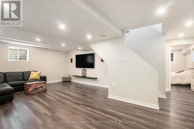28776814/11-ellisson-way/hunt-club-park/ottawa/ontario/K1G4N9_27