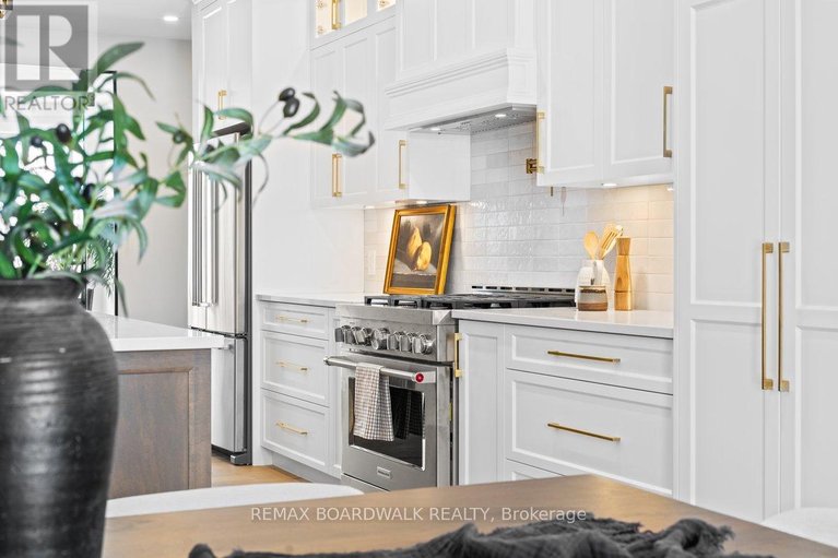 29526298/249-cabrelle-place/manotick-village-manotick-estates/ottawa/ontario/K4M0A9_10