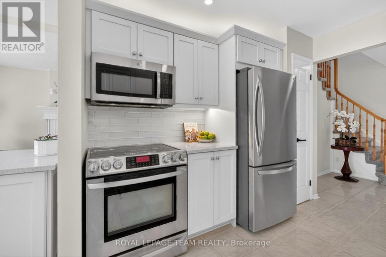 29501810/318-liard-street/stittsville-south/ottawa/ontario/K2S1J8_16