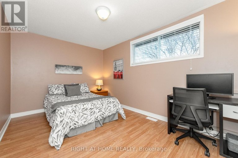 29615079/2034-p-avenue/eastway-gardensindustrial-park/ottawa/ontario/K1G6G7_19