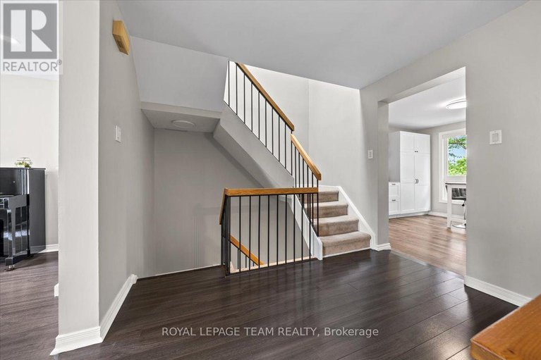 28637798/13-kedgewick-court/tanglewood/ottawa/ontario/K2G4M9_5