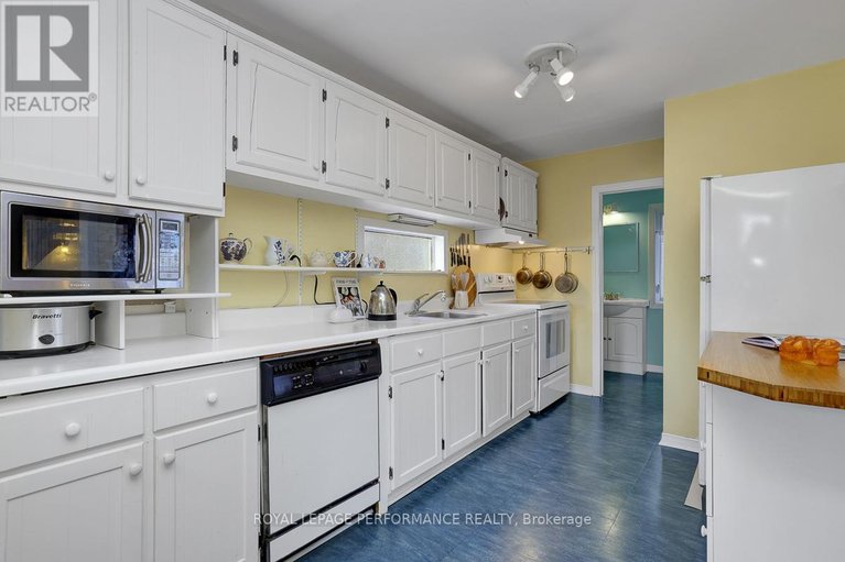 29581422/1141-north-river-road/overbrook/ottawa/ontario/K1K3W4_5