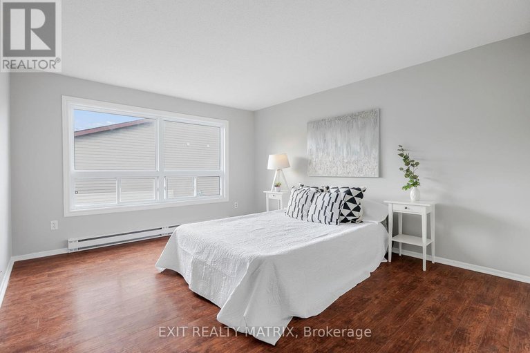 28594939/25h-banner-road/sheahan-estatestrend-village/ottawa/ontario/K2H8T3_14