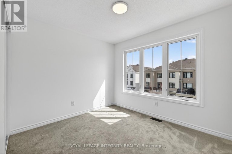 29521534/21-caspian-row/emerald-meadowstrailwest/ottawa/ontario/K2V0R7_20