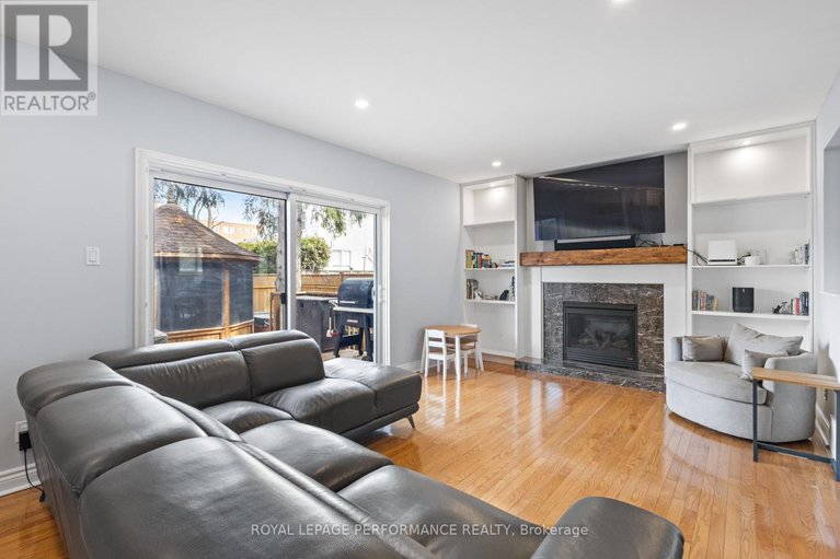29606719/219-switzer-avenue/westborohampton-park/ottawa/ontario/K1Z7H8_14