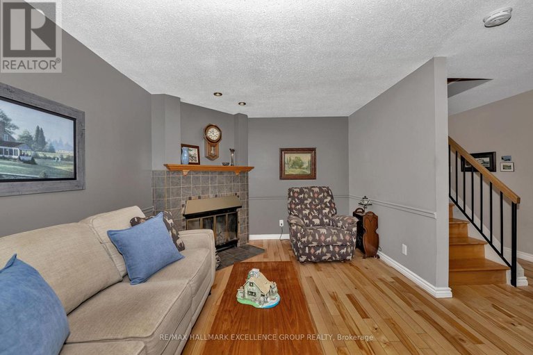 28418354/92-1643-du-sommet-place/chateauneuf/ottawa/ontario/K1C4Z9_14