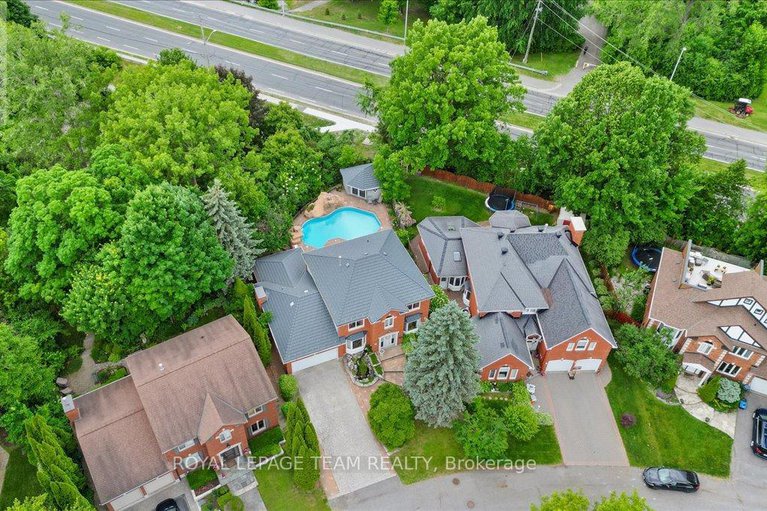 28487091/17-stonehedge-parkway/bayshore/ottawa/ontario/K2H8Z3_46