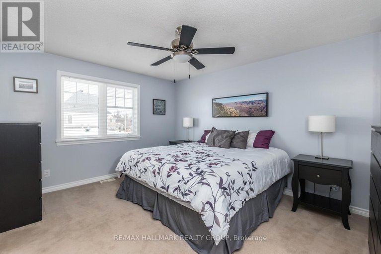 29569375/266-horseshoe-crescent/stittsville-north/ottawa/ontario/K2S0B7_15