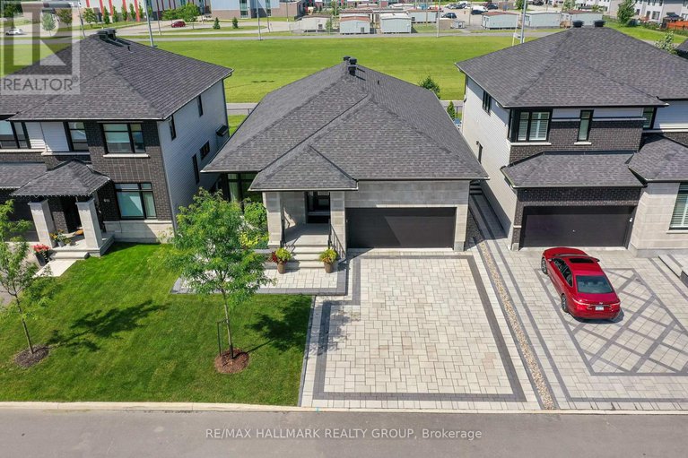 28530471/614-gendarme-circle/mer-bleuebradley-estatesanderson-park/ottawa/ontario/K1W0R1_31