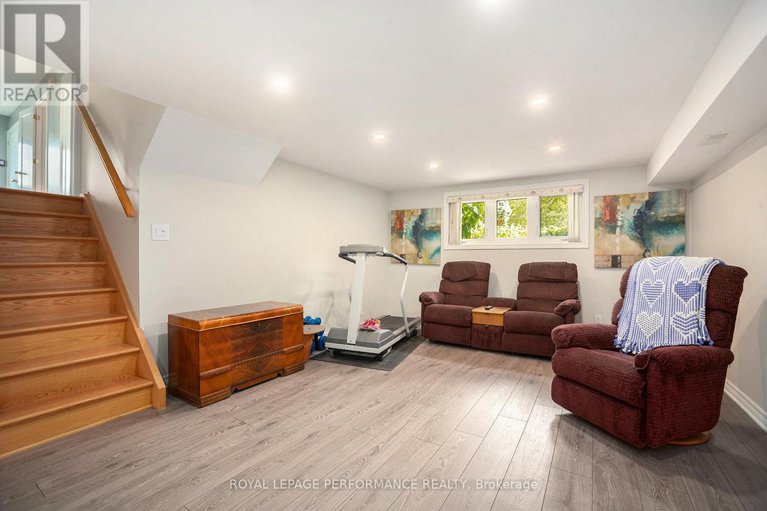 28777334/4362-whittaker-crescent/pineview/ottawa/ontario/K1B4P2_26