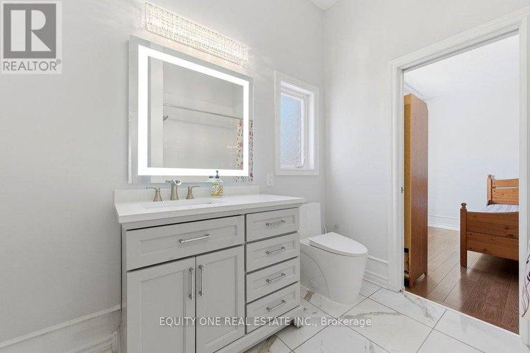 29590568/240-trailgate-street/riverside-southgloucester-glen/ottawa/ontario/K1V0Z9_9