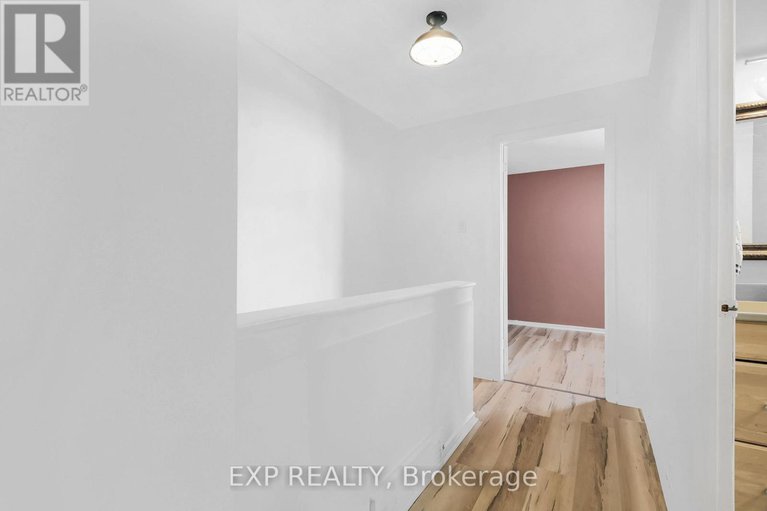 29214218/1a-vanessa-terrace/pheasant-run/ottawa/ontario/K2J1Y2_17