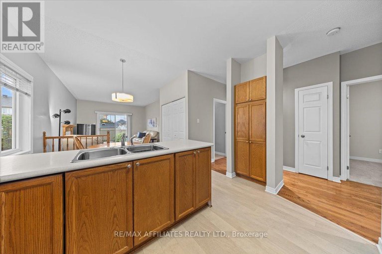 28798162/1147-mulder-avenue/fallingbrookgardenway-south/ottawa/ontario/K4A4G8_16