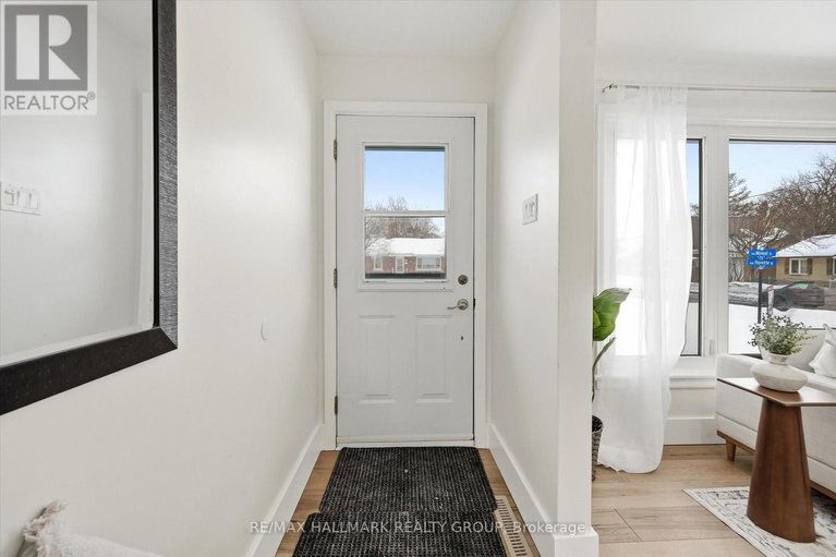 29377077/26-florette-street/cardinal-heights/ottawa/ontario/K1J7L4_2