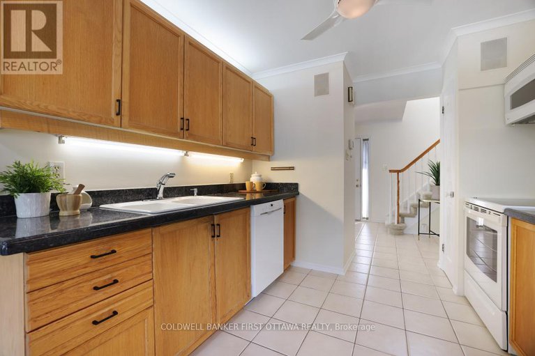 28742871/338-liard-street/stittsville-south/ottawa/ontario/K2S1J8_18